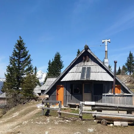 Encijan - Velika Planina Chalet *